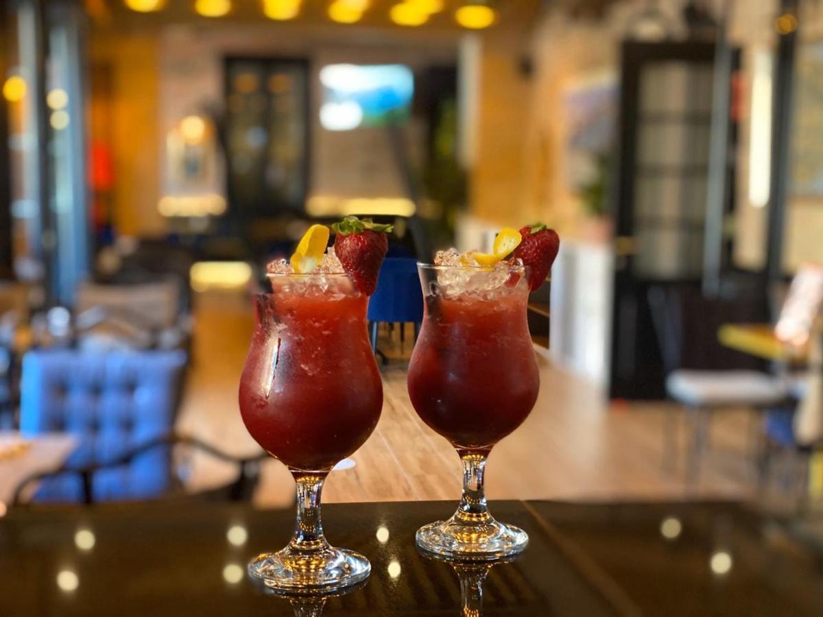 Primo Hotel Tirana Zewnętrze zdjęcie