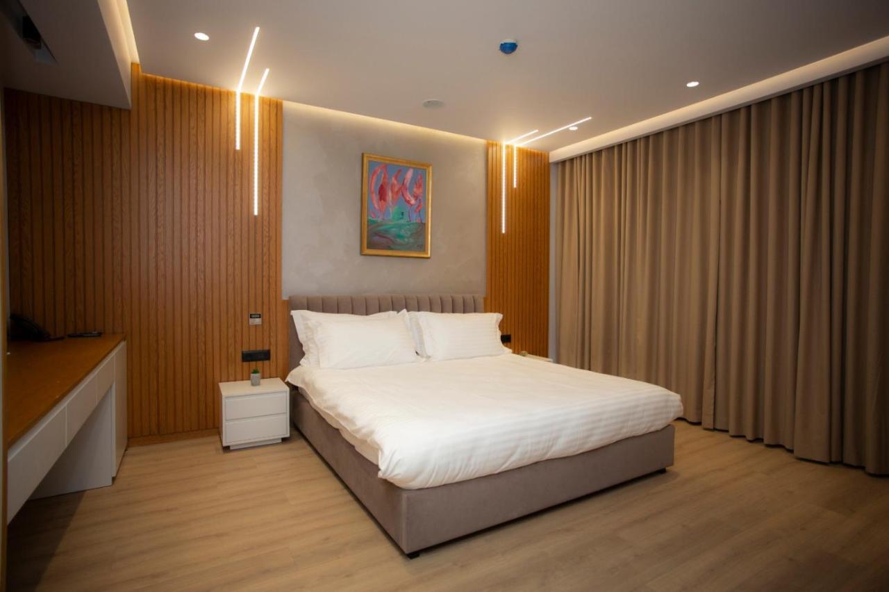 Primo Hotel Tirana Zewnętrze zdjęcie