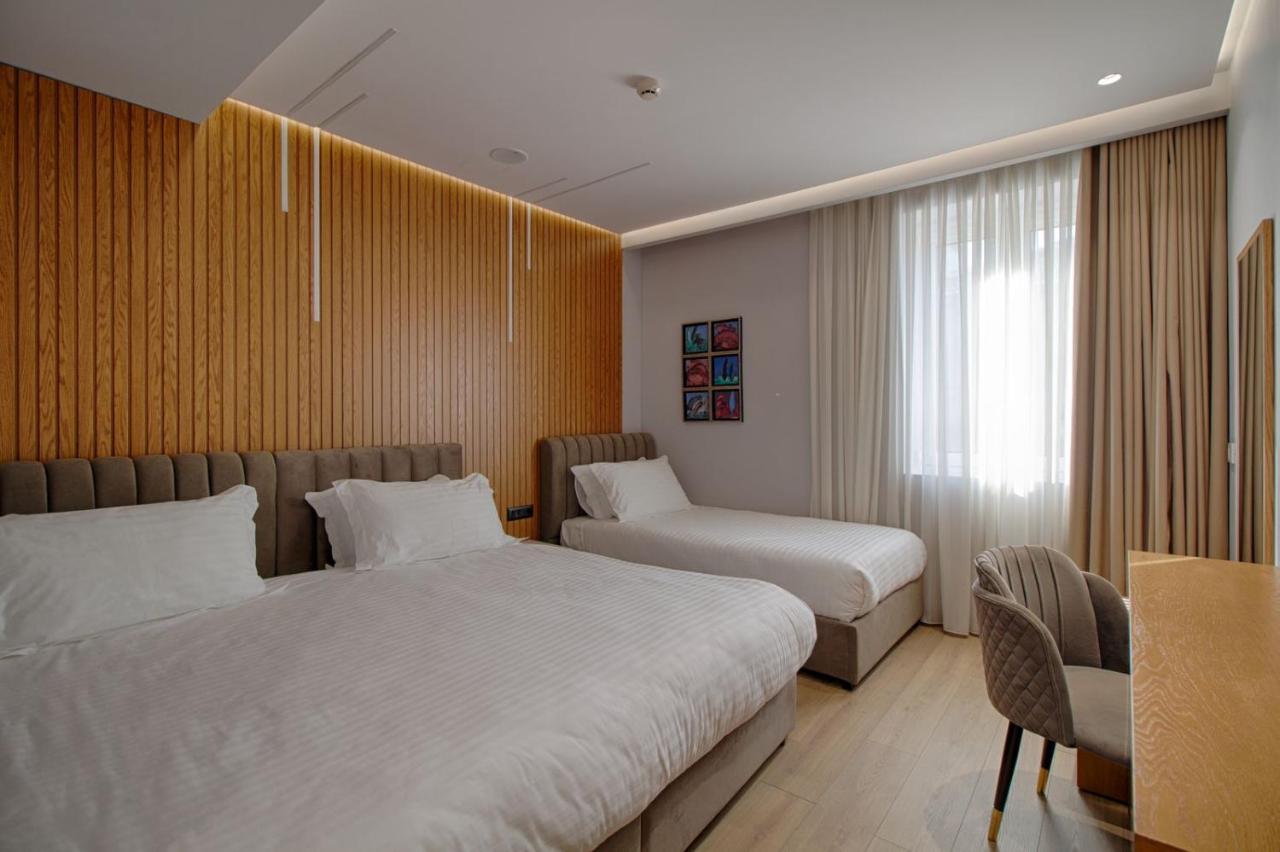 Primo Hotel Tirana Zewnętrze zdjęcie