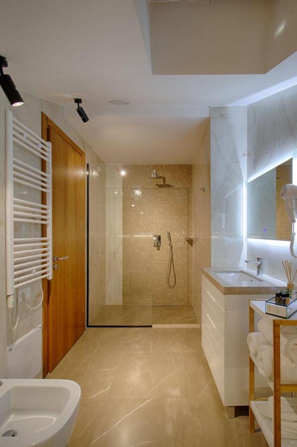 Primo Hotel Tirana Zewnętrze zdjęcie