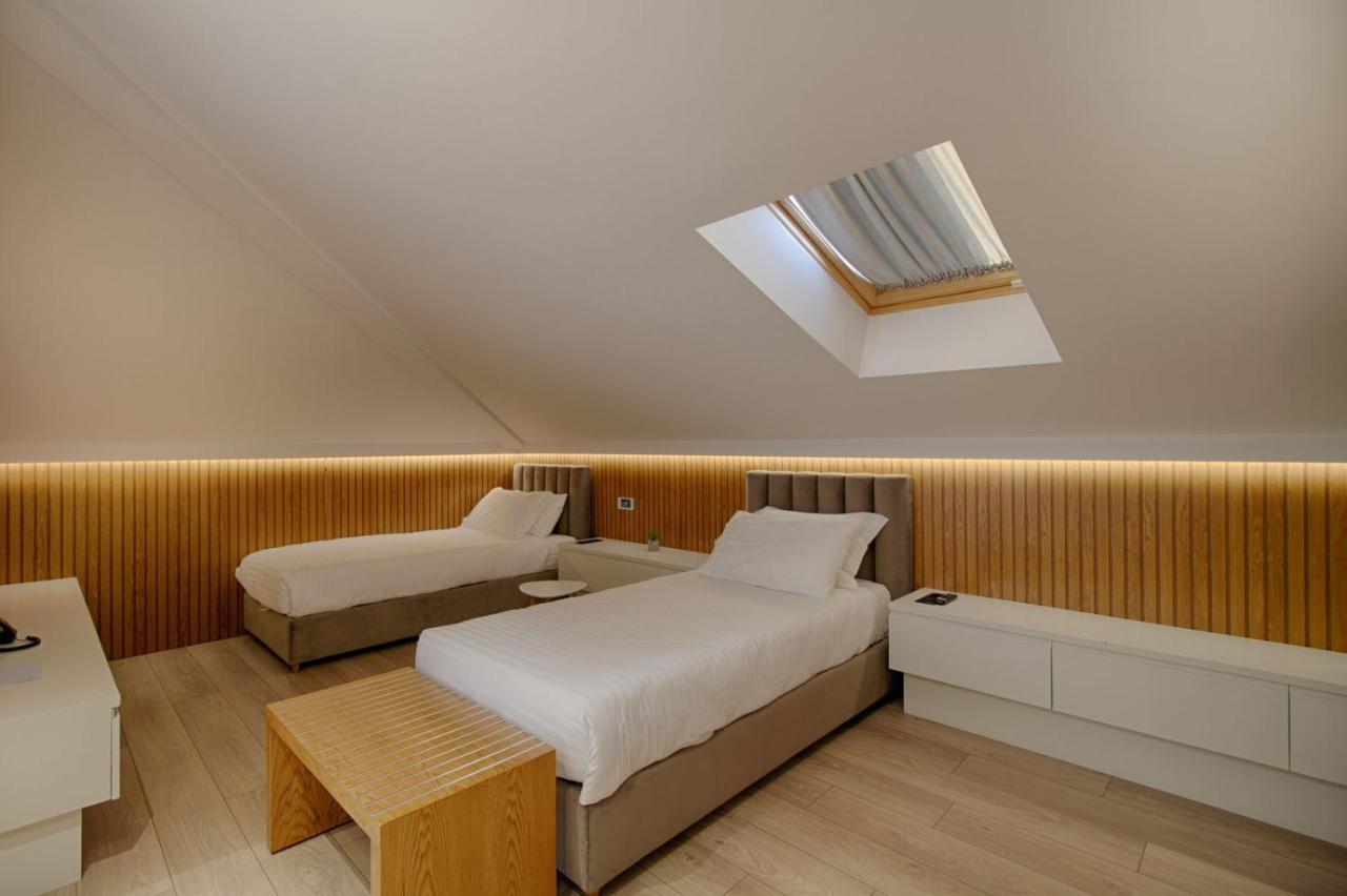 Primo Hotel Tirana Zewnętrze zdjęcie