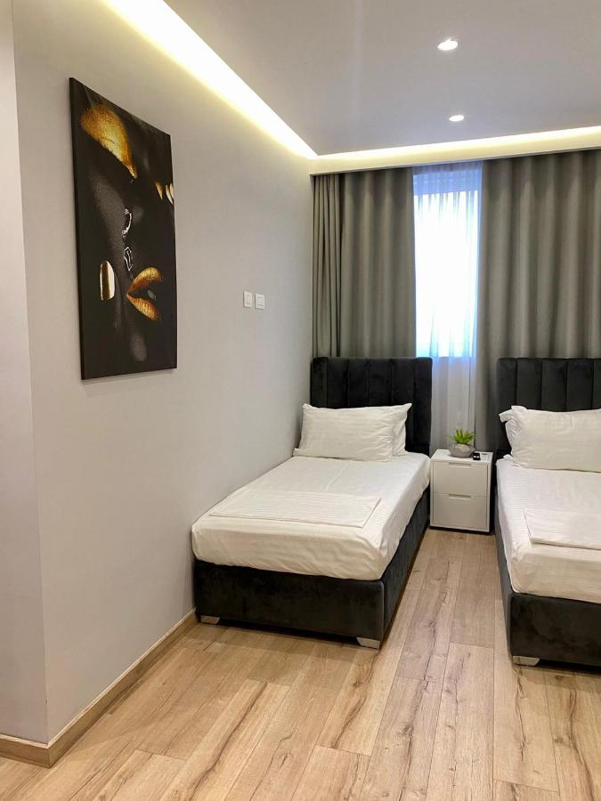 Primo Hotel Tirana Zewnętrze zdjęcie